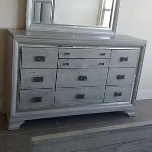 Meet your Posher, Pari